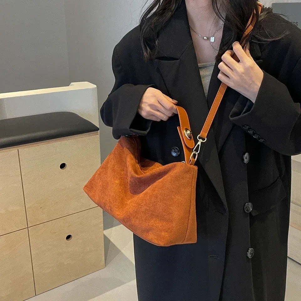 BOLSO TEXTURIZADO RETRO